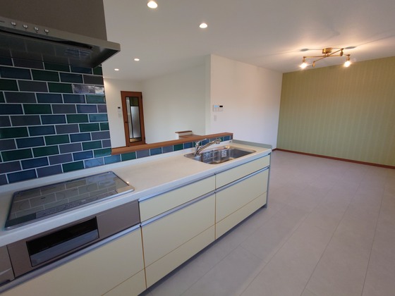 detached 鶴居南４丁目