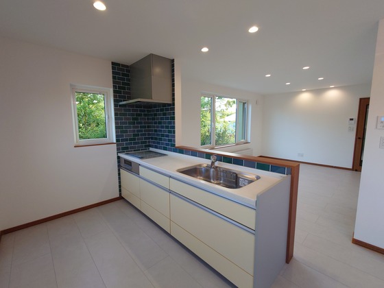 detached 鶴居南４丁目