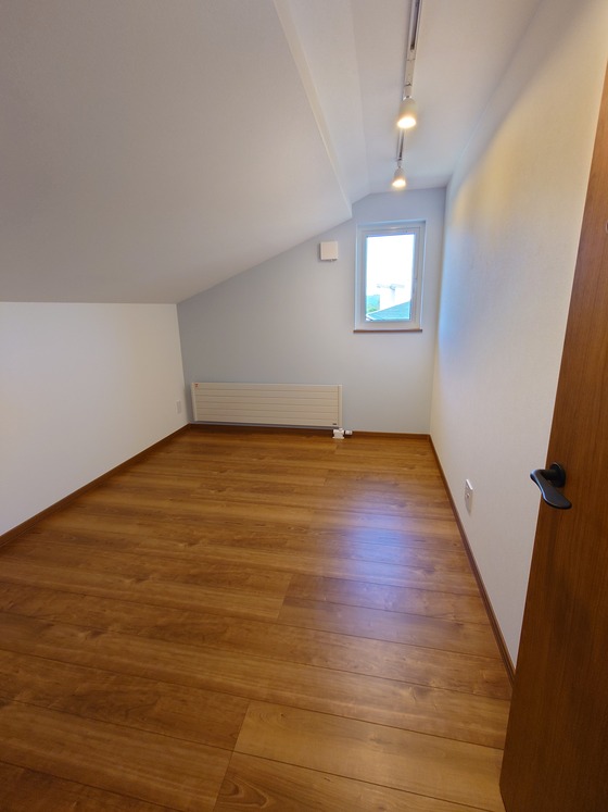 detached 鶴居南４丁目