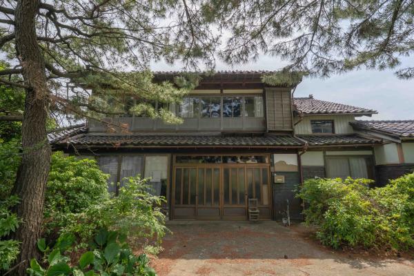 detached 氷見市窪