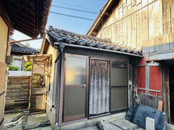detached 本江