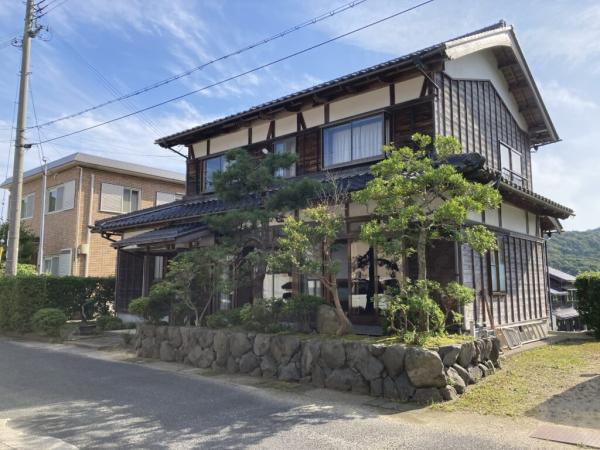 Cheap house in Kyoto Fu, Japan.