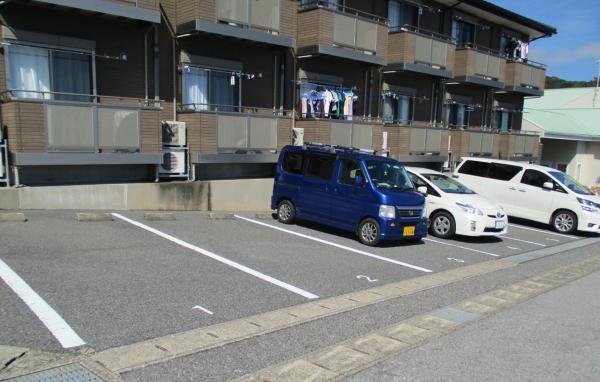 apartment 墨名（潮見台ガーデンコート１）