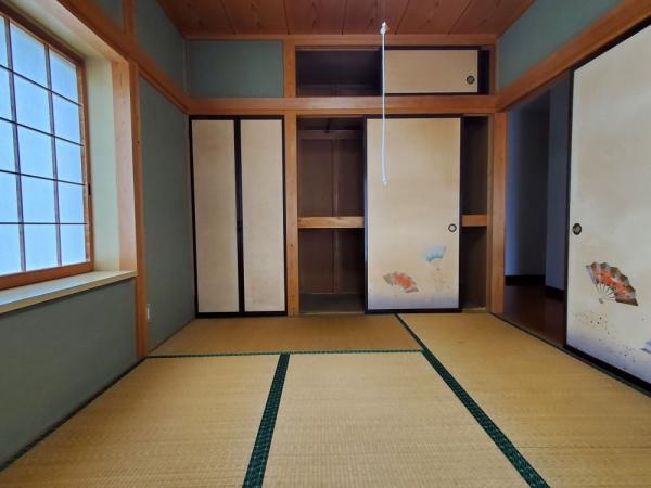 detached 土出