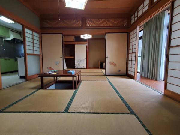 detached 土出