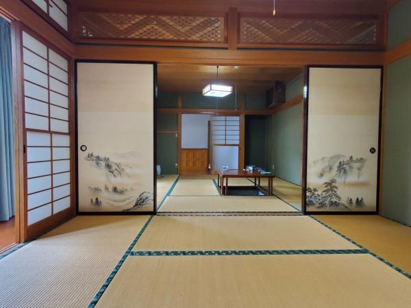 detached 土出