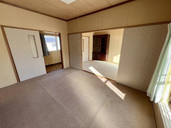 detached 芦別市本町１１４８番地の７７
【位置