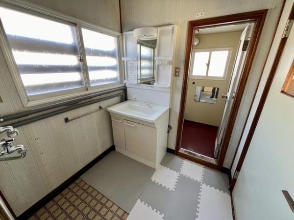 detached 芦別市本町１１４８番地の７７
【位置