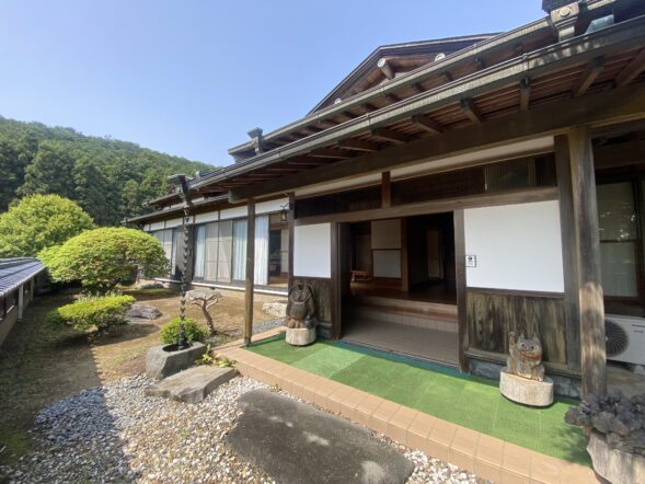 Cheap house in Shizuoka Ken, Japan.