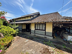 Cheap house in Kyoto Fu, Japan.