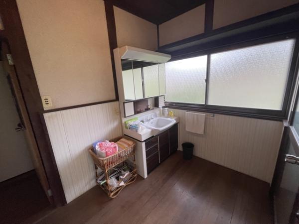 detached 向原町有留