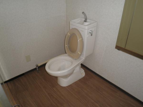 commercial 港3-2-11