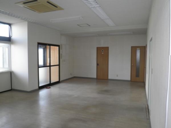 commercial 港3-2-11