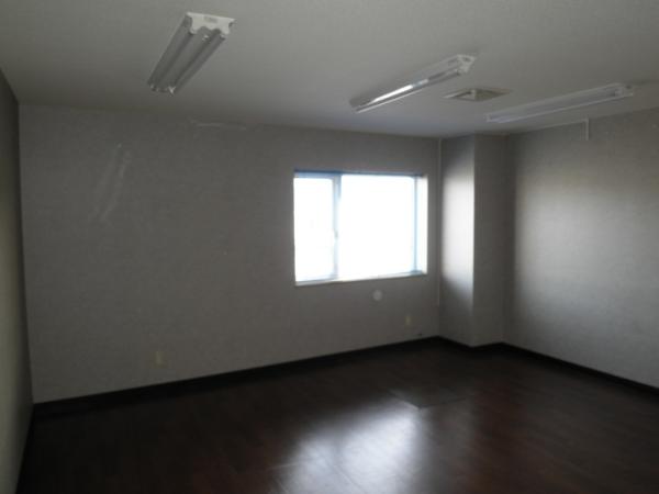 commercial 港3-2-11