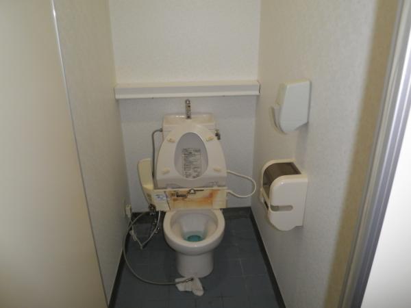 commercial 港3-2-11