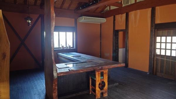 commercial 上有木