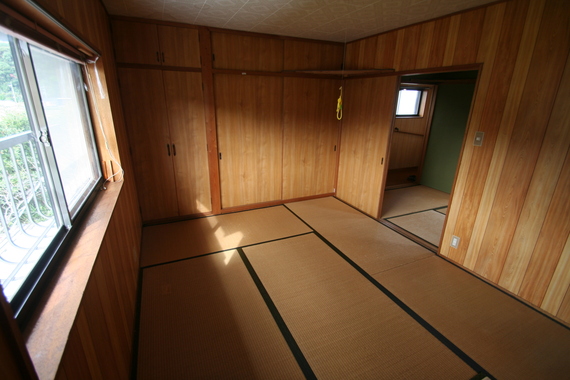 detached 広