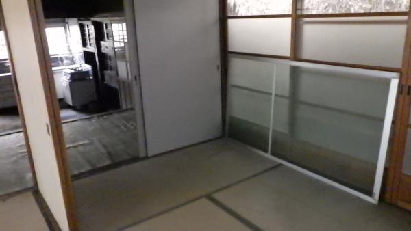 detached 大字小