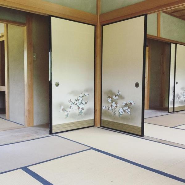 detached 根尾板所