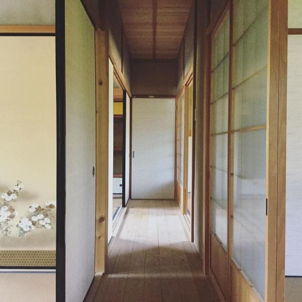 detached 根尾板所